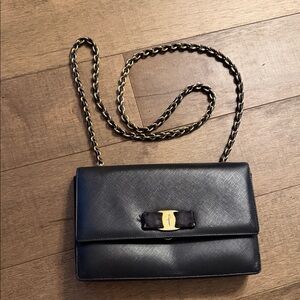 💕 Salvatore Ferragamo Black Crossbody Bag with Gold Chain